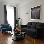 Historical Flair Apartment With Two Bedrooms